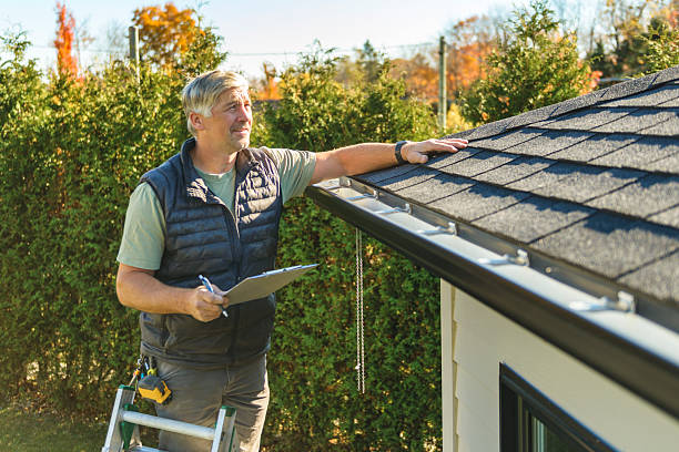Professional Roof Leak Repair technician working in Reddick, IL